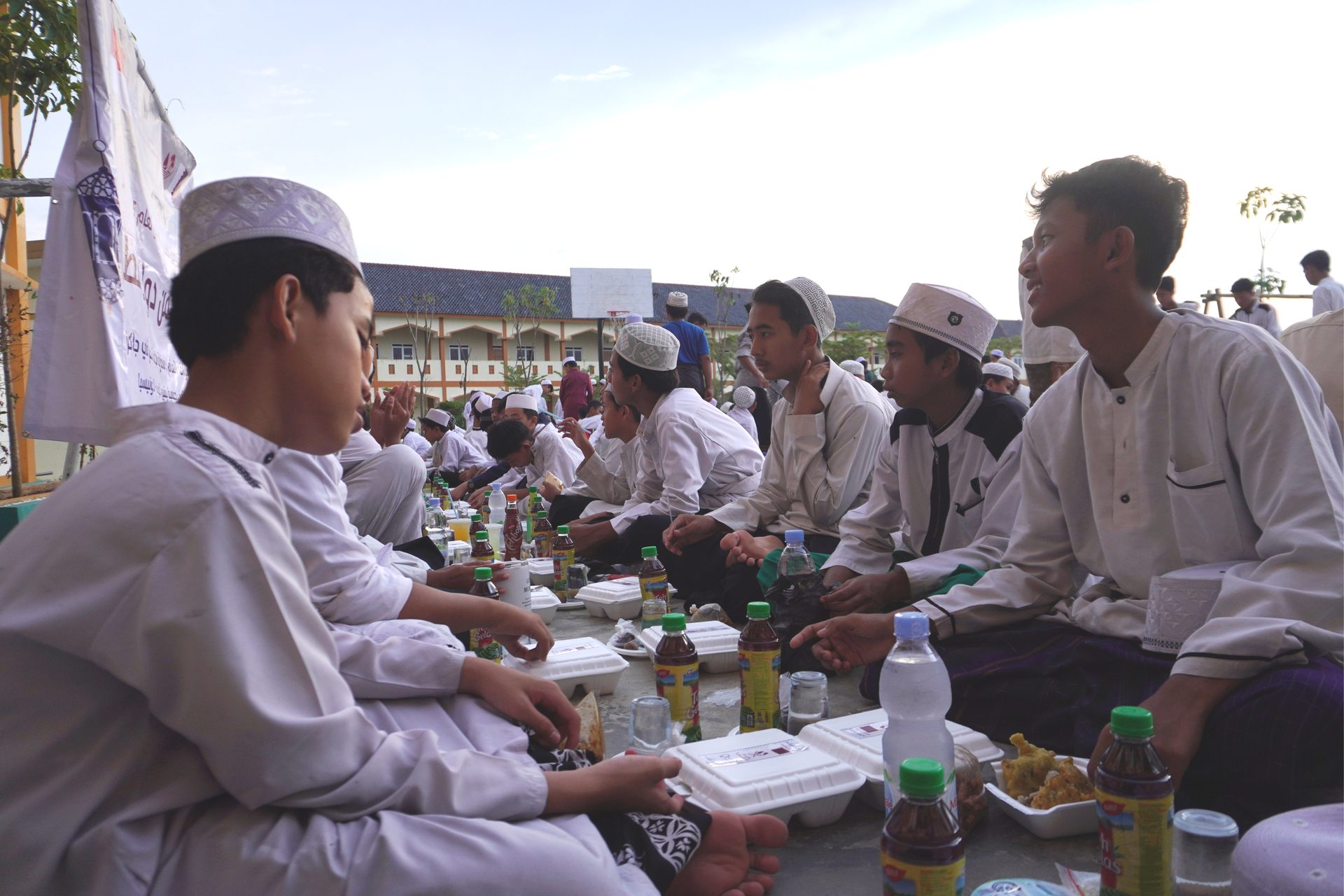 موائد قطر الخيرية وسلال رمضان